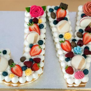 Tarta de Letras con detalles