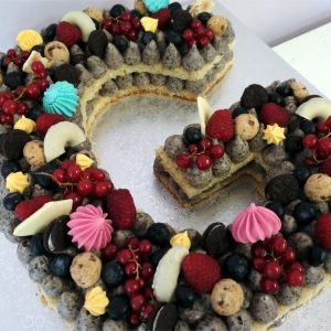 Tarta_Forma_Letra_G_Frutos_Rojos