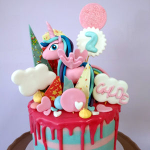 Drip Cake con Unicornio