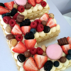 Tarta_Letra-E_Macaron
