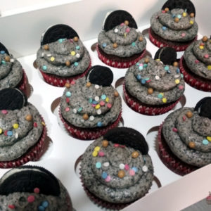 Cup Cakes de Oreo_con mini oreos