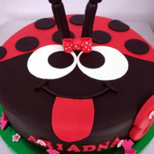 Tarta Fondant Con forma de Mariquita