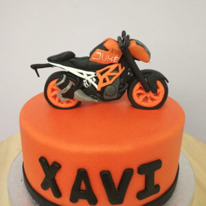 Tarta Fondant con KTM DUKE