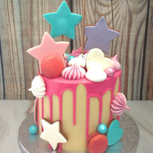 Tarta Drip Cake con Estrellas