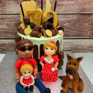Tarta-Drip-con-Familia-Fondant